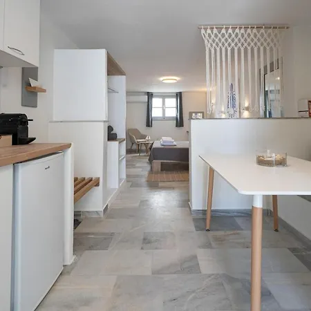 White W1 New In Apartament *