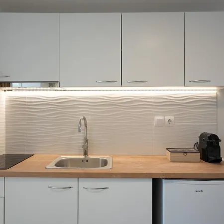 White W1 New In *