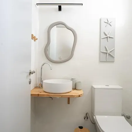 White W1 New In Apartament *