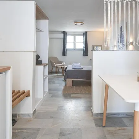 White W1 New In Apartament Nausa