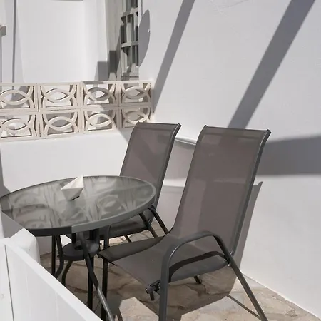 White W1 New In Naoussa