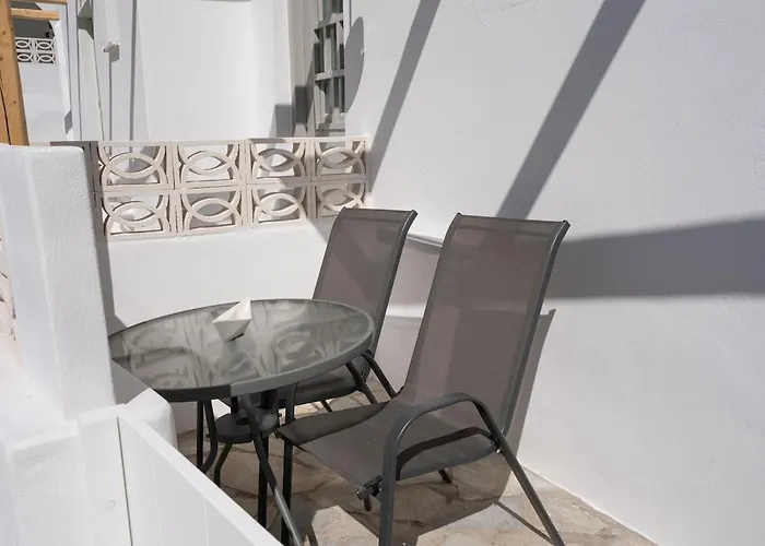 White W1 New In Naousa